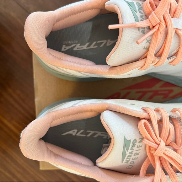 Altra White and Pink Athletic Shoes for Ultimate Performance EUC - Picture 10 of 10